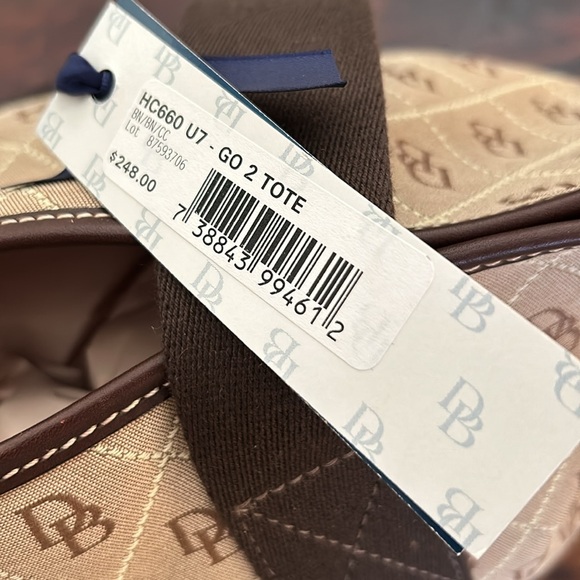 Dooney and Bourke beautiful never used Go 2 Tote! Tonal light brown/dark brown - Picture 3 of 10